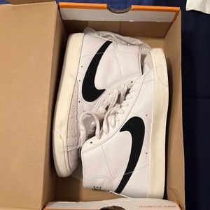 Nike Blazer Mid
